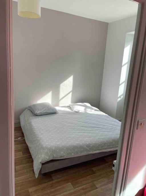 Appartement Avec Parking Proche Cathedrale Bourges Exterior foto
